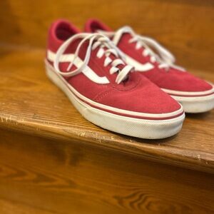 Women’s Vans Classics cranberry red suede 8